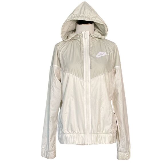 NIKE WOMENS SPORTSWEAR WINDRUNNER WOVEN HOODED JACKET 883495 133 - Picture 2 of 16